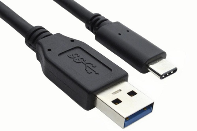 2017年9月，USB 3.2发布并引入了USB-C连接器